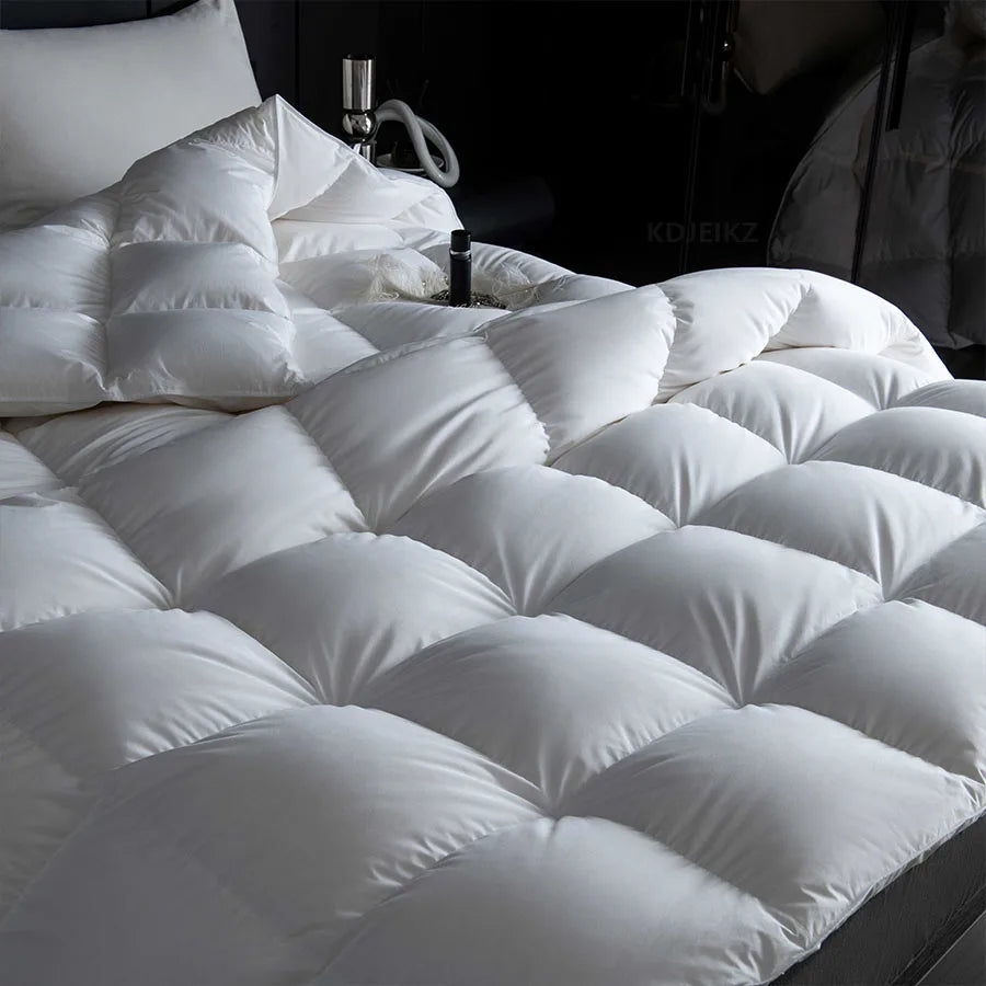 Winter Cotton Goose Down Quilt - Luxurious Comfort for Every Season