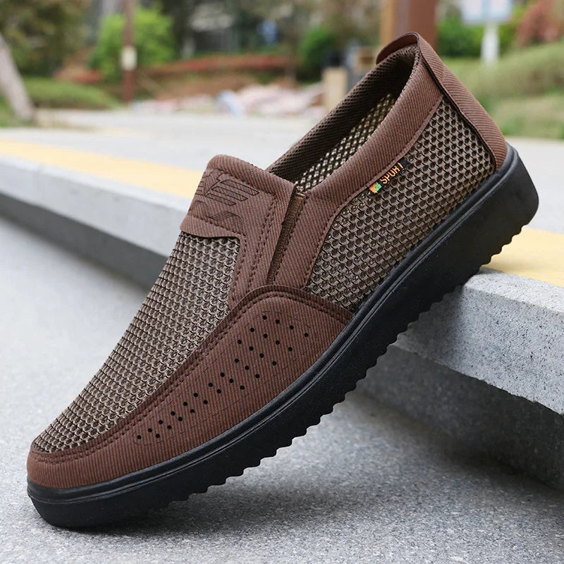 Breathable Mesh Men’s Casual Shoes – Lightweight, Non-Slip Summer Sneakers (Sizes 39–47)